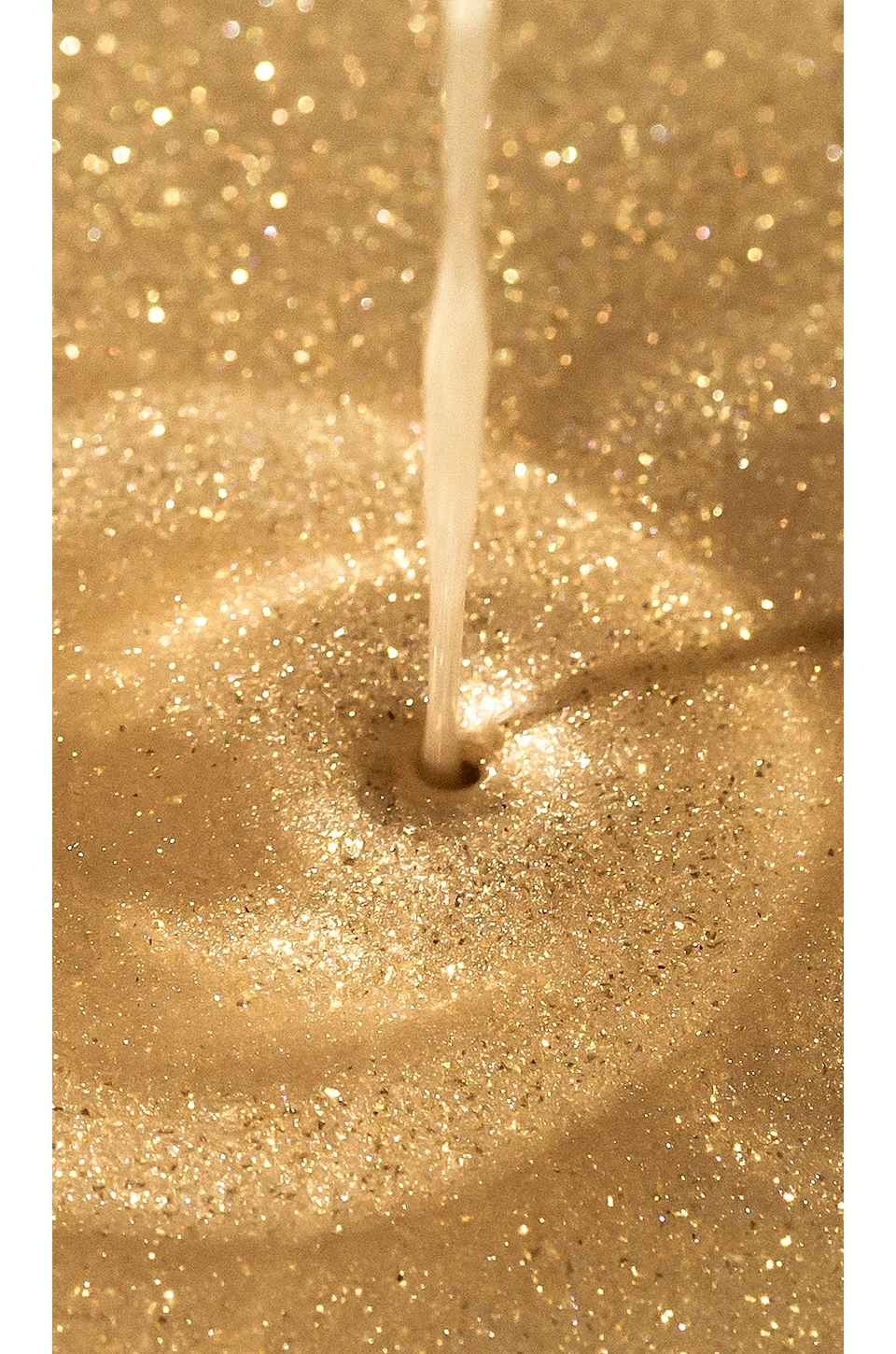 Pool Time Glowing Body Oil - Image 2